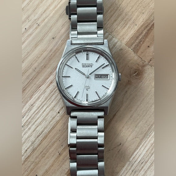 Seiko SQ Vintage Men’s Watch Stainless Bracelet Case Dial Day Date Window - Picture 7 of 16